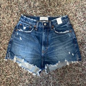 Brand new high rise mom shorts size 26/2